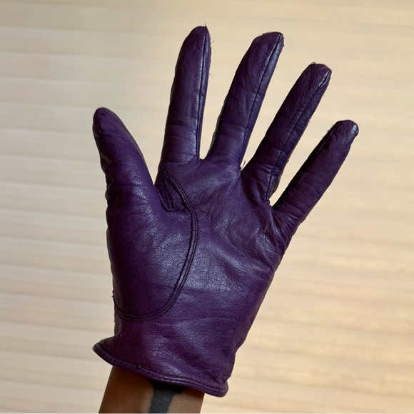 Vintage Purple Leather Gloves with Wrist Bow - Picture 4 of 11